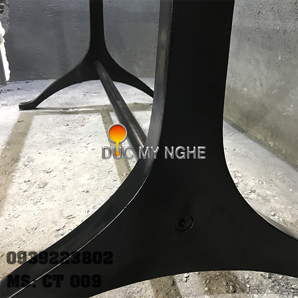 Bàn ăn cổ điển gang đúc CA 009